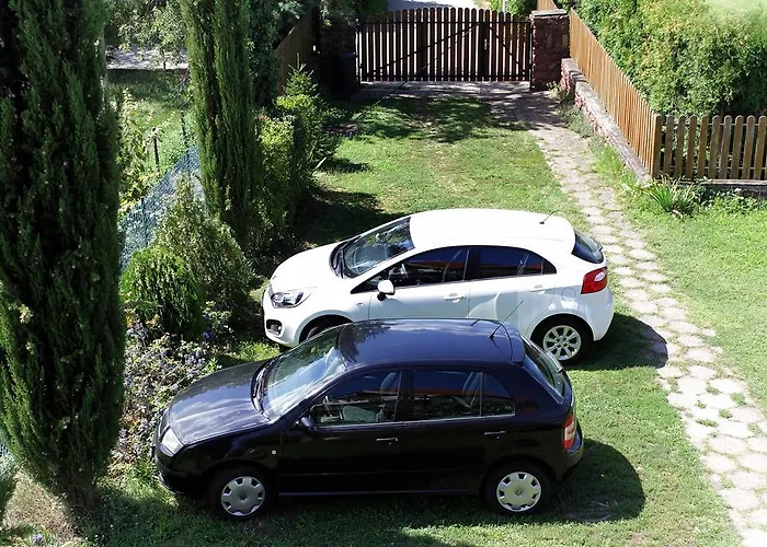 Vöröskő apartmanház Révfülöp