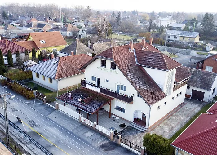 Pingvin Cukrászda Apartman felső szint Balatonmáriafürdő