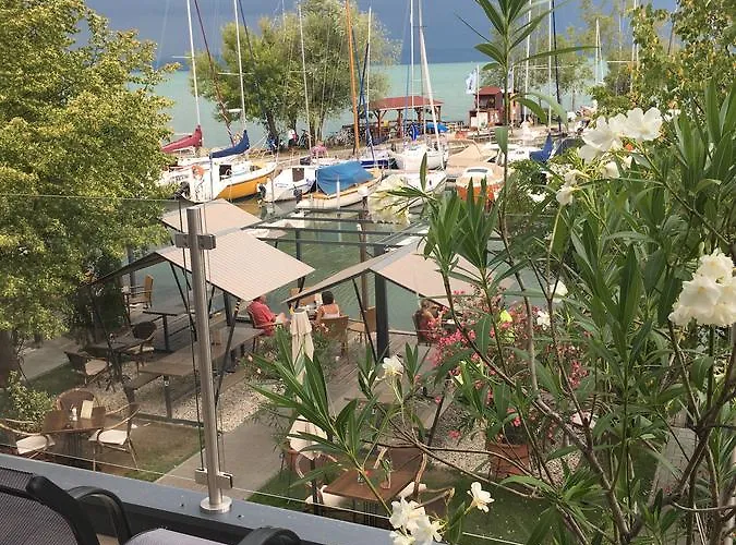 Calypso Lakeside Rooms & Lux Apartments Siofok