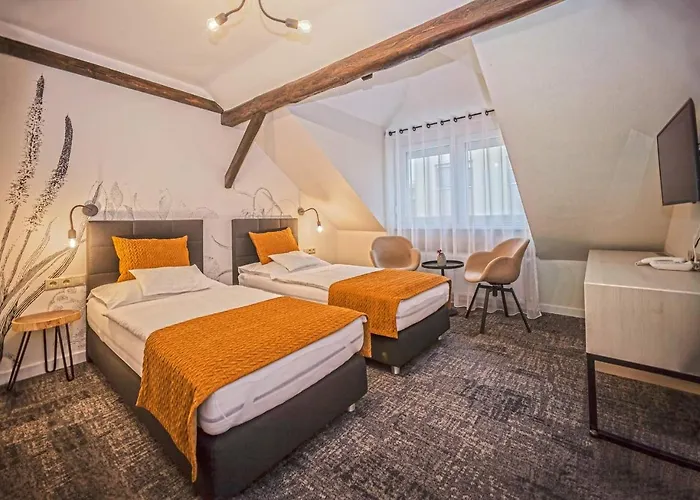 Piccolo Panzió Vendéglő Vinoteca Panzió Zalaegerszeg